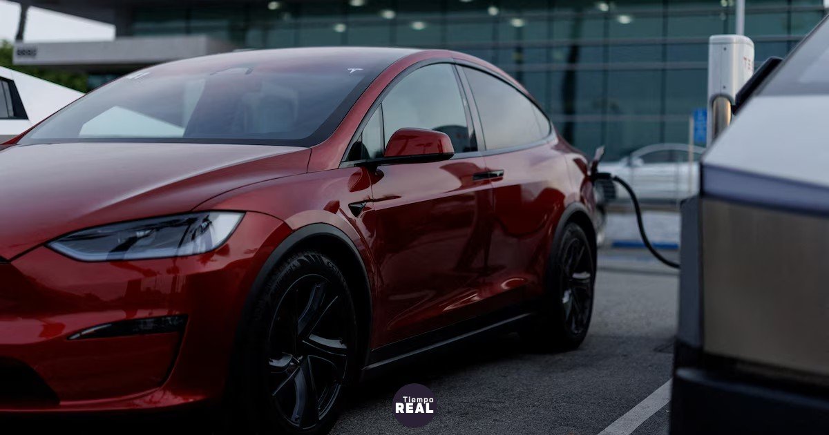 Tesla habilita modo de escape mientras carga tras tiroteo en Idaho
