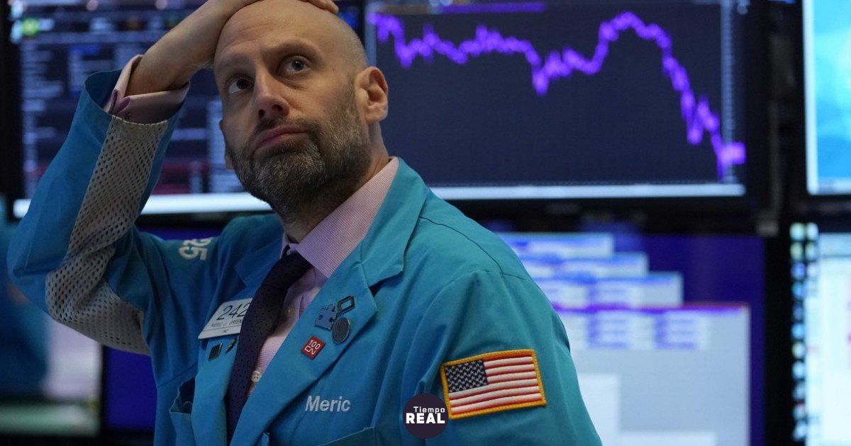 Riesgo país sube a 555 puntos mientras la economía se vuelve incierta