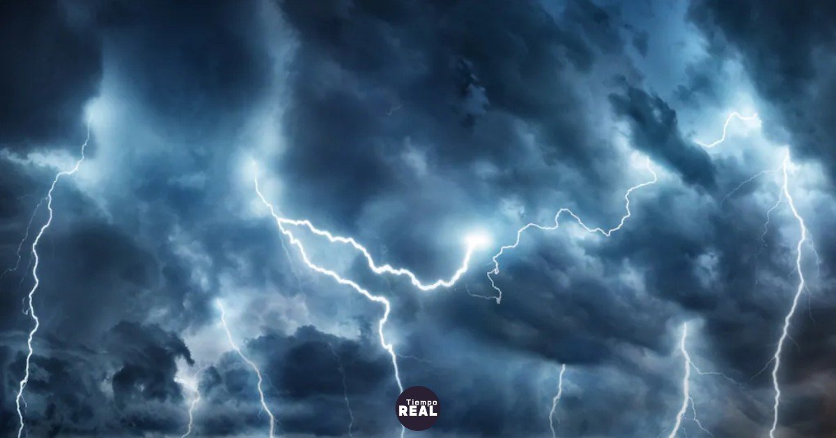 Tormentas con ráfagas de 100 km/h azotan ocho provincias