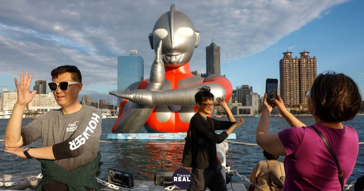 Subasta de 300 objetos de Ultraman reúne piezas únicas y nostalgia