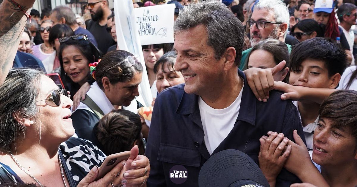 Kirchner cantó bajo arresto y Massa exigió unidad del PJ