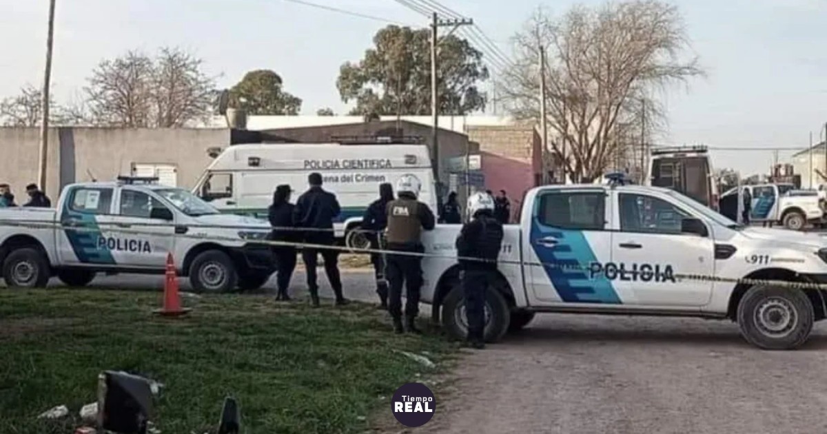 Matan a balazos a joven de 22 años dentro de su auto