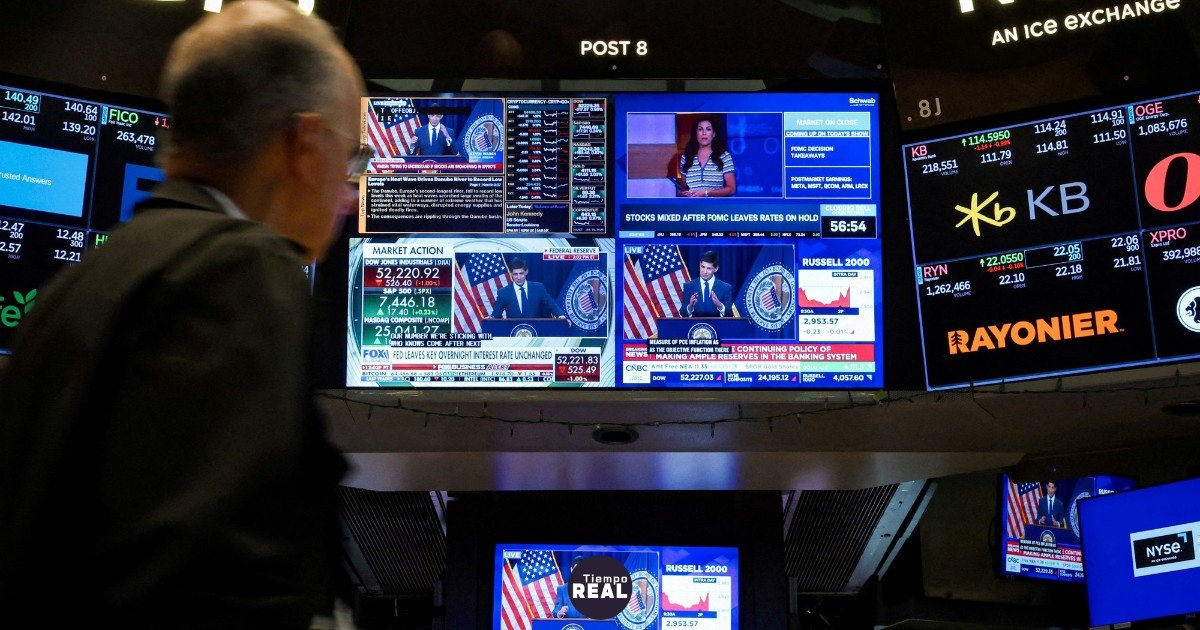 Riesgo país argentino cae a 573 puntos; bonos suben y mercados ganan impulso.