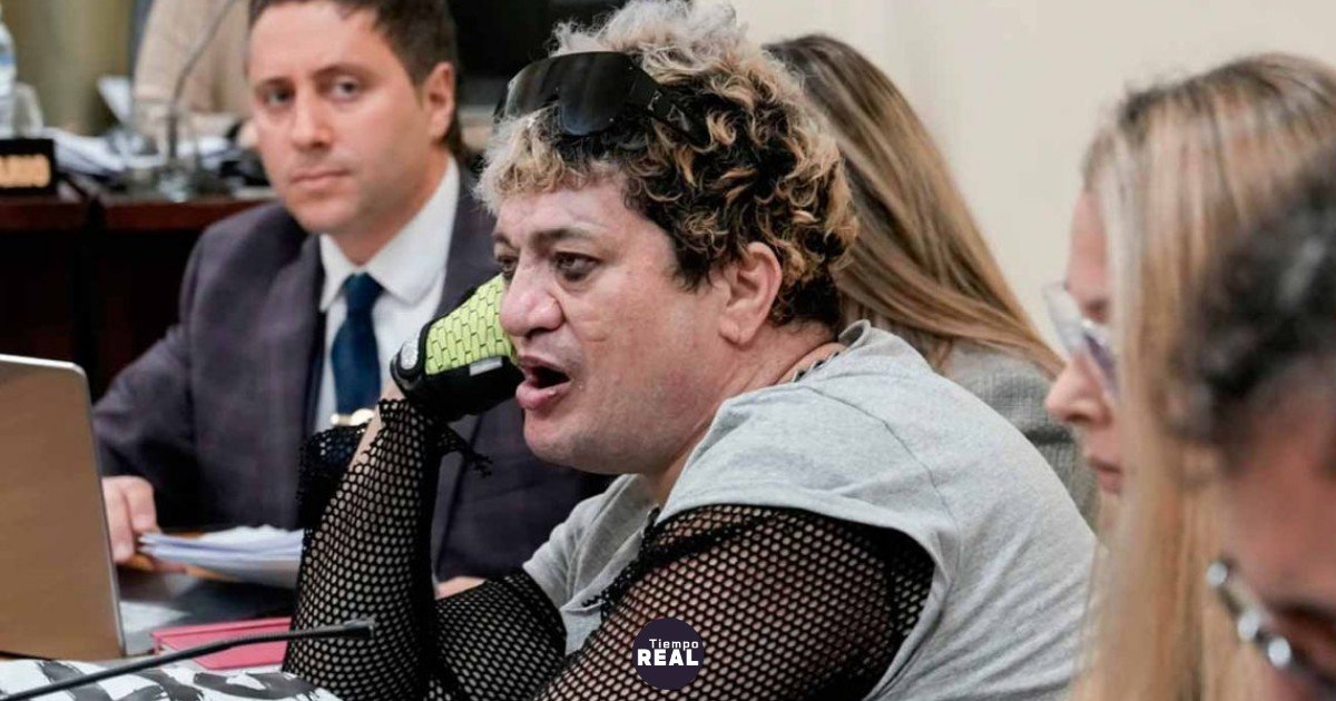 Álvarez se escapa encapuchado y frena su juicio por homicidio