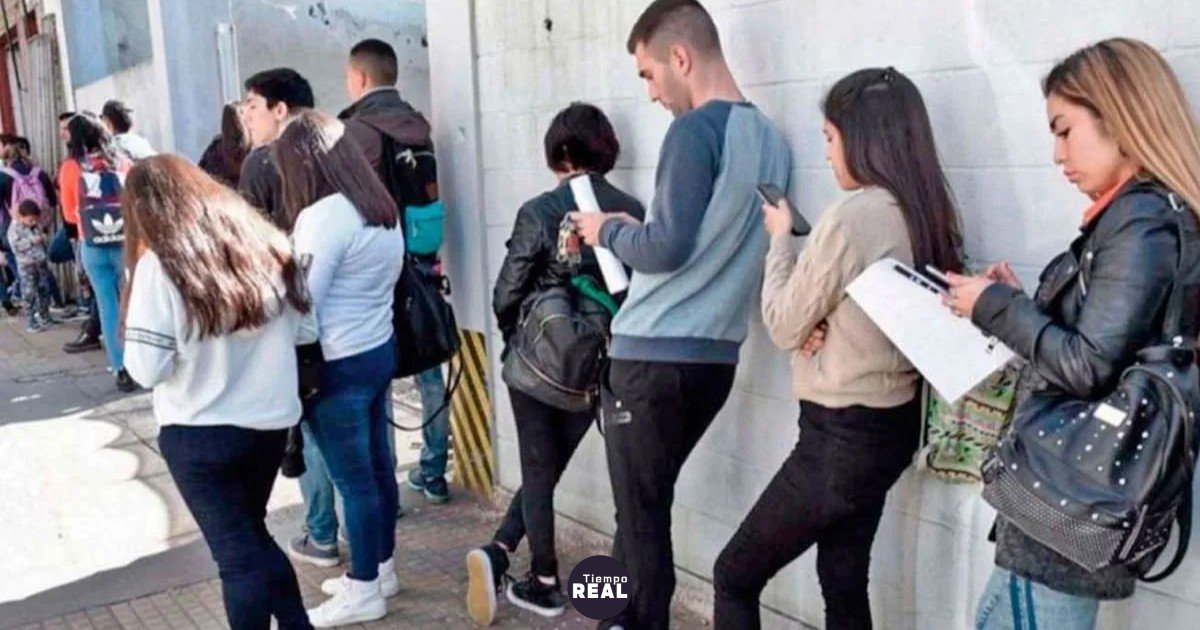 Milei elogia informalidad mientras el empleo formal pierde 370.000 puestos