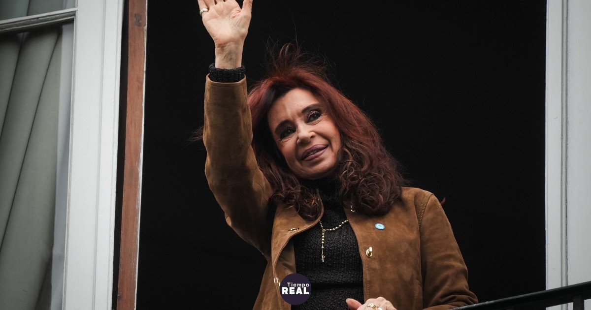 Kicillof defiende a Cristina Kirchner en acto del Día de la Lealtad
