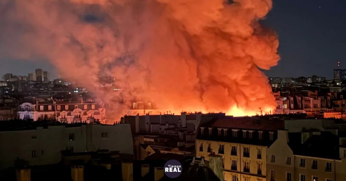 Incendio devasta el Marché des Enfants‑Rouges. El mercado más antiguo de París queda reducido a cenizas.