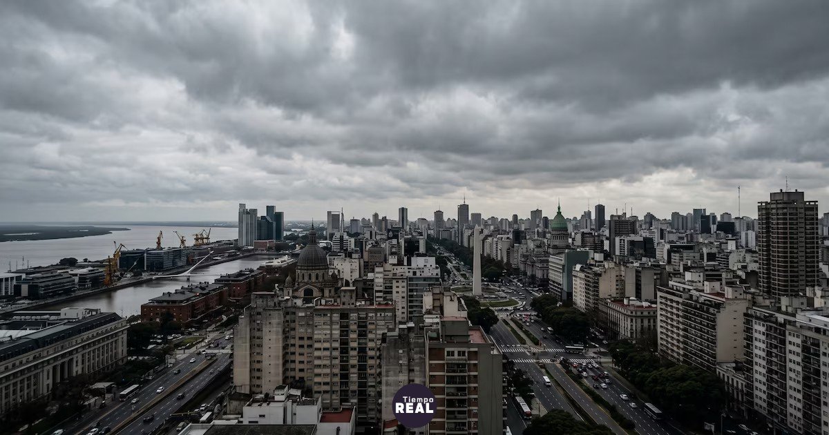 Vientos de 50 km/h y lluvias aisladas arrasan la entrada de octubre