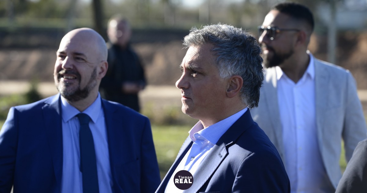 Diputado abandona bloque de Pareja y se suma a De la Torre