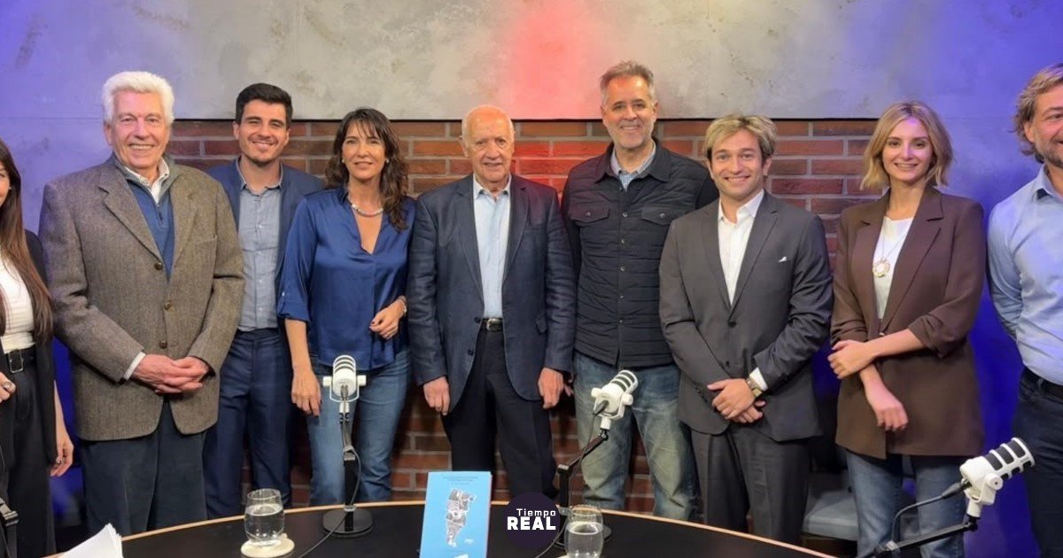 Lavagna descarta la presidencia. Advierte que sin Vaca Muerta la economía y la industria automotriz empeorarían.