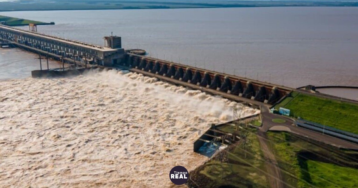 Yacyretá produce 2.600 MW y vierte 16 millones l/s de agua
