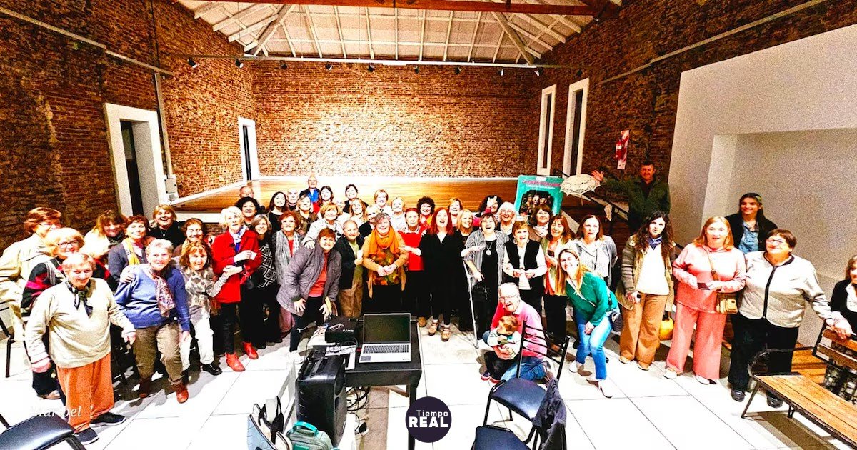 Taller virtual ayudó a 70 jubiladas a convertir objetos en legado