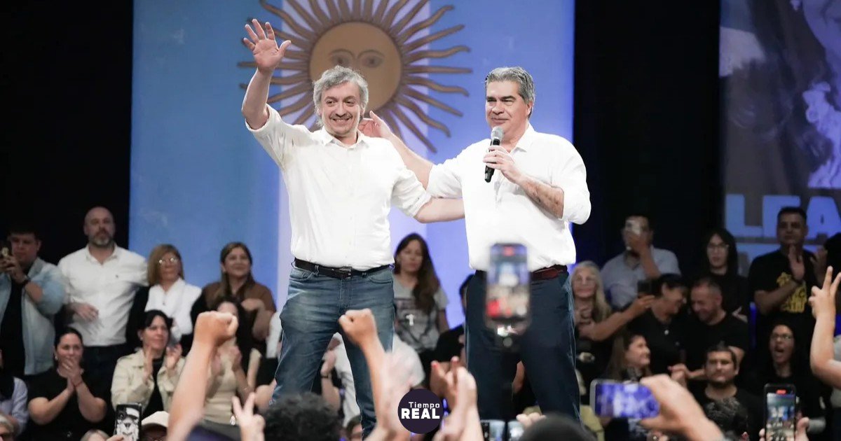 Capitanich recibe a Máximo Kirchner en acto del Día de la Lealtad