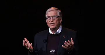 Bill Gates advirtió que la IA reemplazará empleos en veinte años