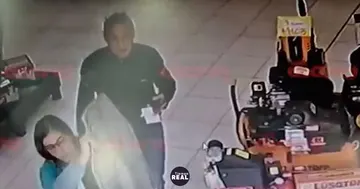 Detuvieron a Mariano Páez cuando la cámara mostró su mano tomando el dinero