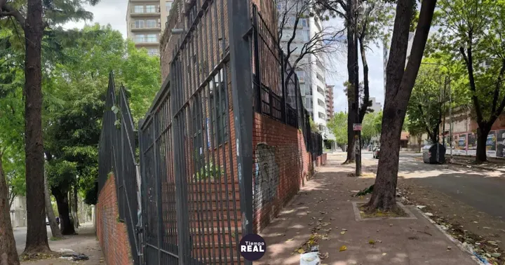 Bebé de 12 días muere tras caerle una palta en Quilmes