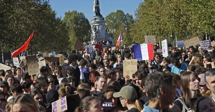Macron rechaza la dimisión de su ministro tras mil quinientos comercios arrasados