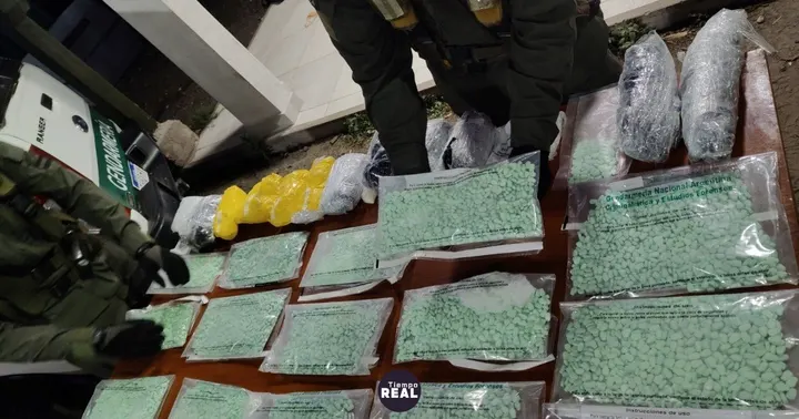 Detuvieron a pareja con 12.927 pastillas de éxtasis en control de Gendarmería