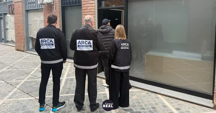 Detuvieron a ocho personas por fraude al IVA usando datos de vulnerables