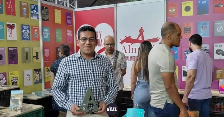 Escritor peruano rechaza IA tras ganar premio literario